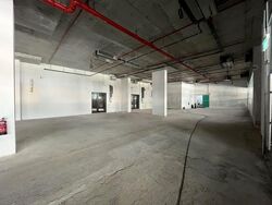 Middle Road (D7), Retail #570505231